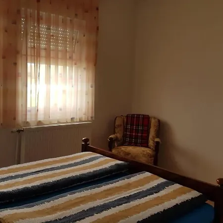 Sanus Apartment *